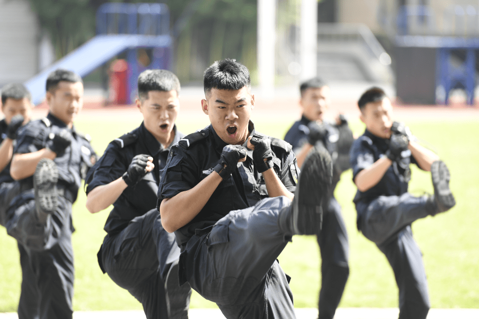 特警辅警服装图片