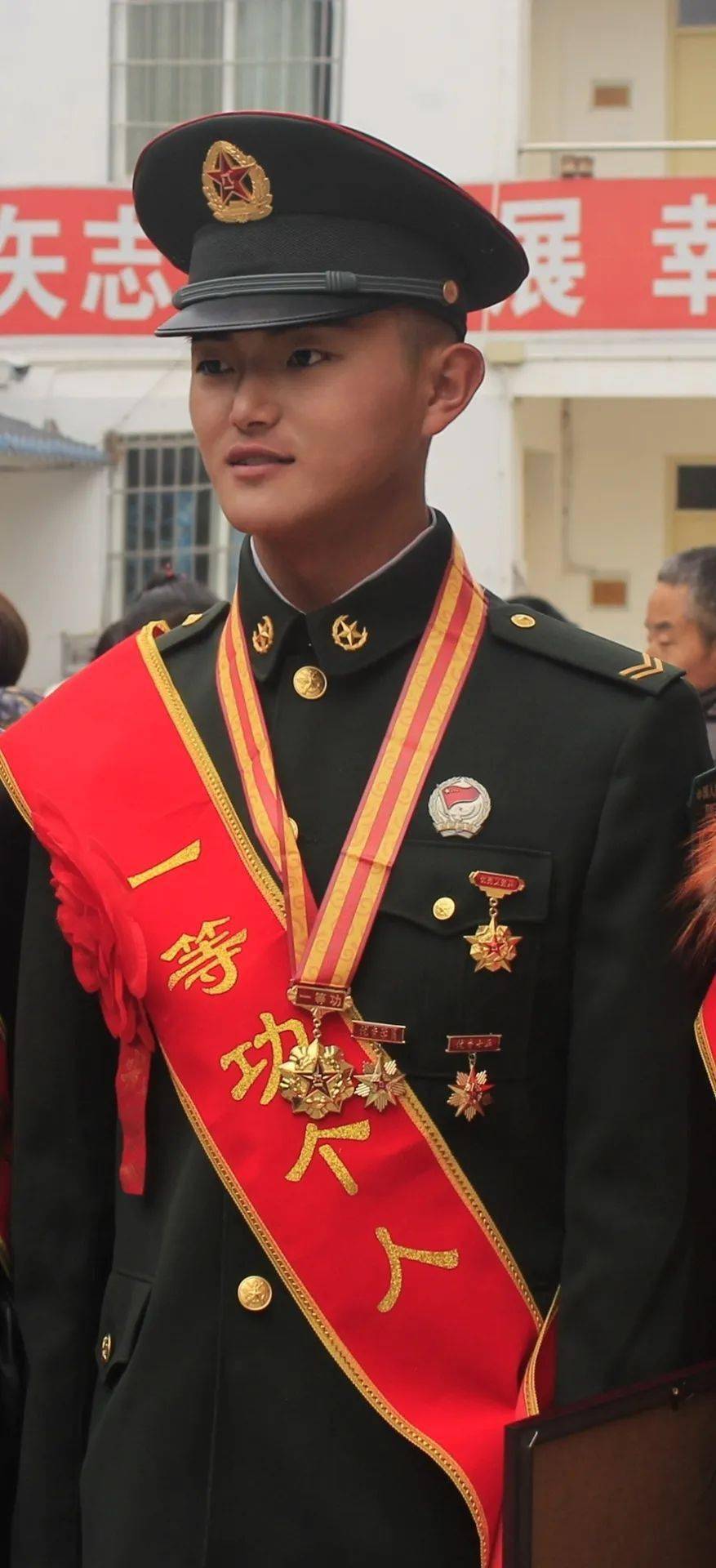 刘宸被 授予 个人"一等功"