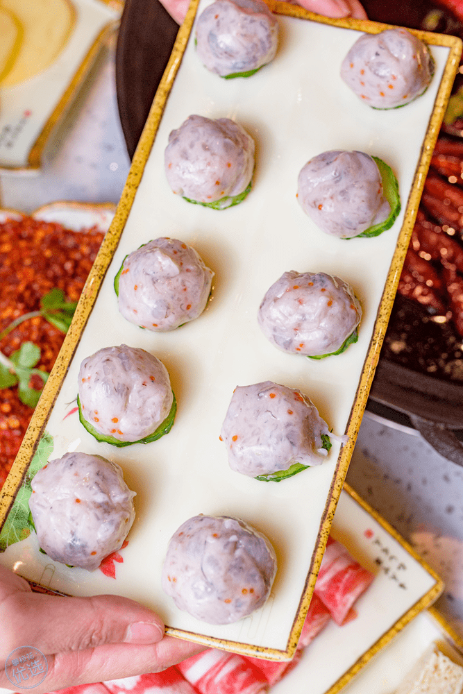 68折这家重庆火锅神店开业就被挤爆了凭一口老铁锅吸引无数老饕和回头