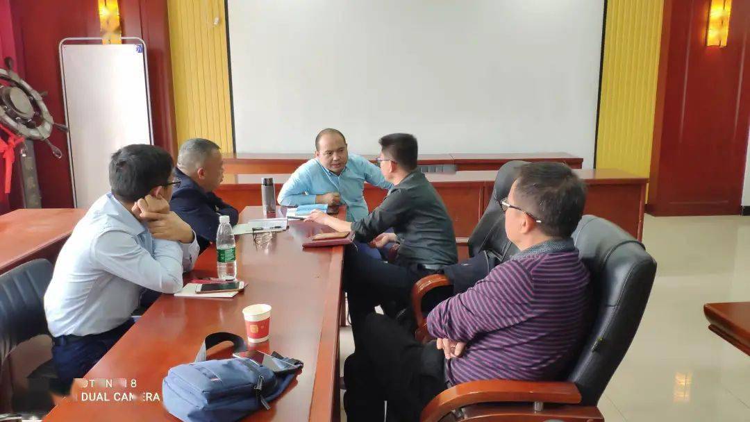 永修二中领导,老师一行来我校进行工作走访