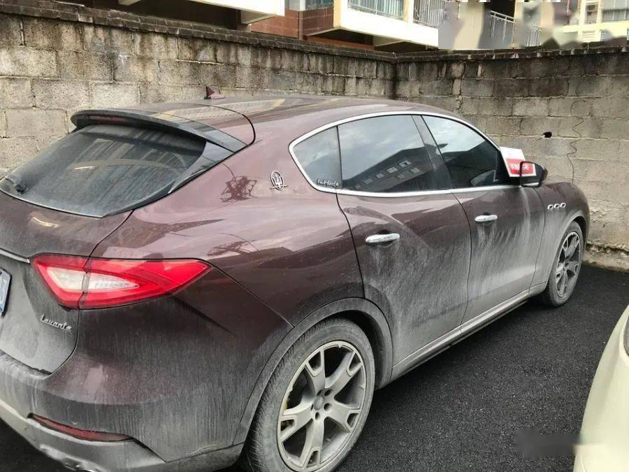 恩施一"粪叉子"小轿车被法院拍卖! 起拍价53万