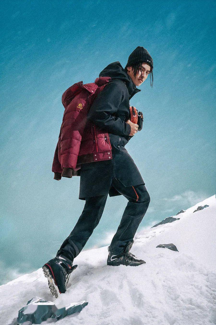 导致1960年中国登山队登珠峰时,只能从瑞士采购鸭绒夹层登山服