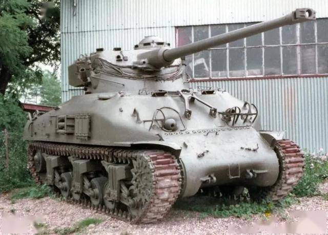 改装的fl10炮塔嫁接m4a4车体除了谢尔曼坦克以外,法国装备的m24霞飞
