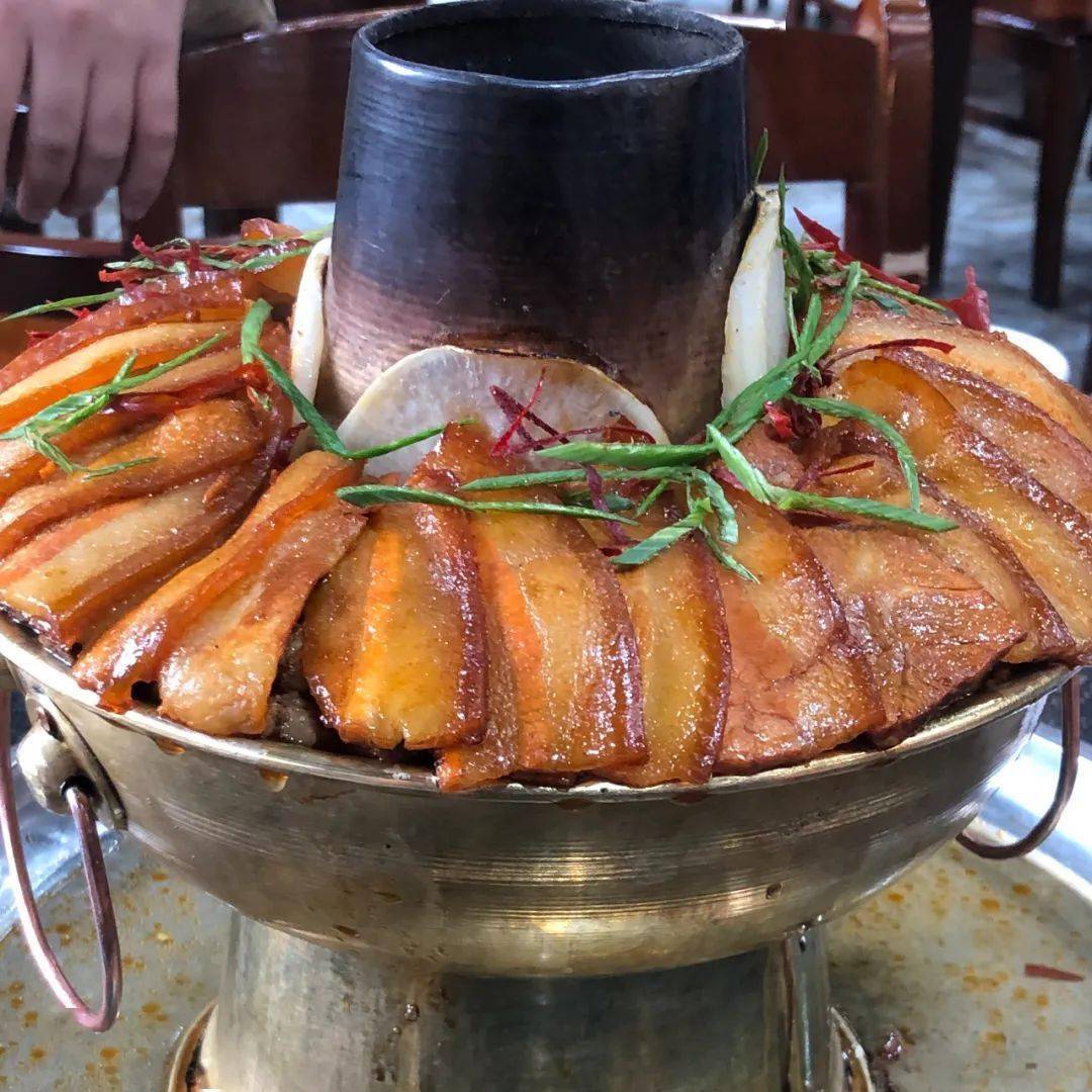 (暖锅)(燕面揉揉)宁夏最多的就是枸杞了,我在那几天喝了枸杞奶茶,甜胚