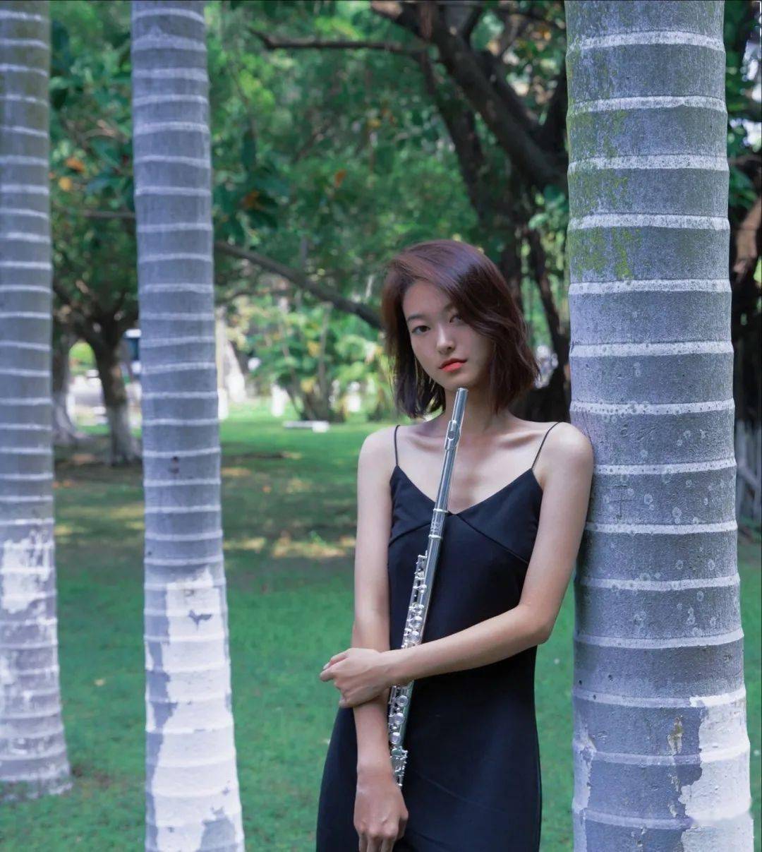 后院校历 | 我举着一枝花,等你带我去流浪_王艺澄