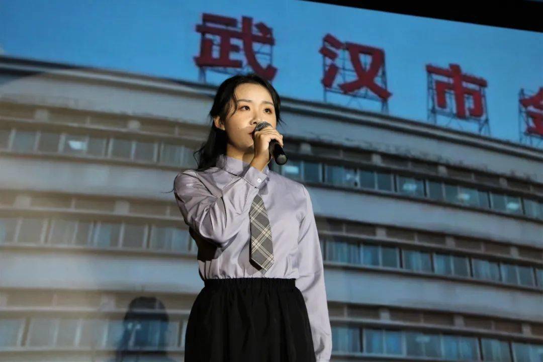 前线快传高清图集强势来袭快来直击抗疫主题展演现场