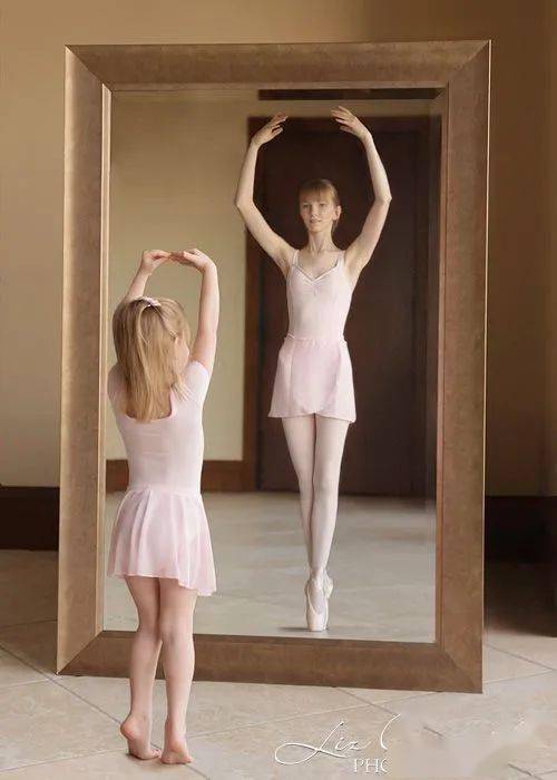 爱照镜子的人都很美