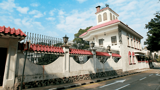 何鸿燊家族在西望洋马路一号的大宅主教山的众多大