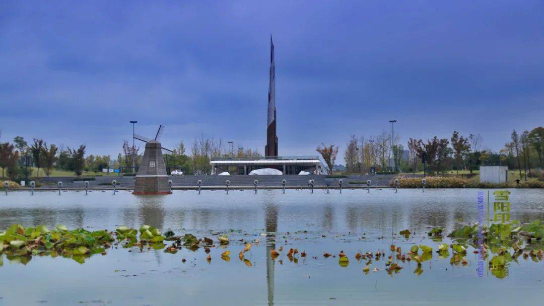 秋韵湘潭枫叶雪阳印记莲城秋风染红叶两湖流丹美如画