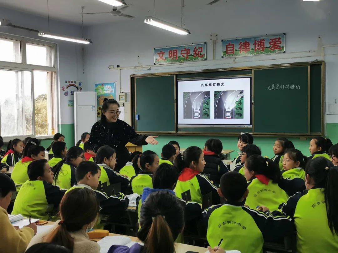 万荣县教科局开展小学"名师送教下乡" 活动
