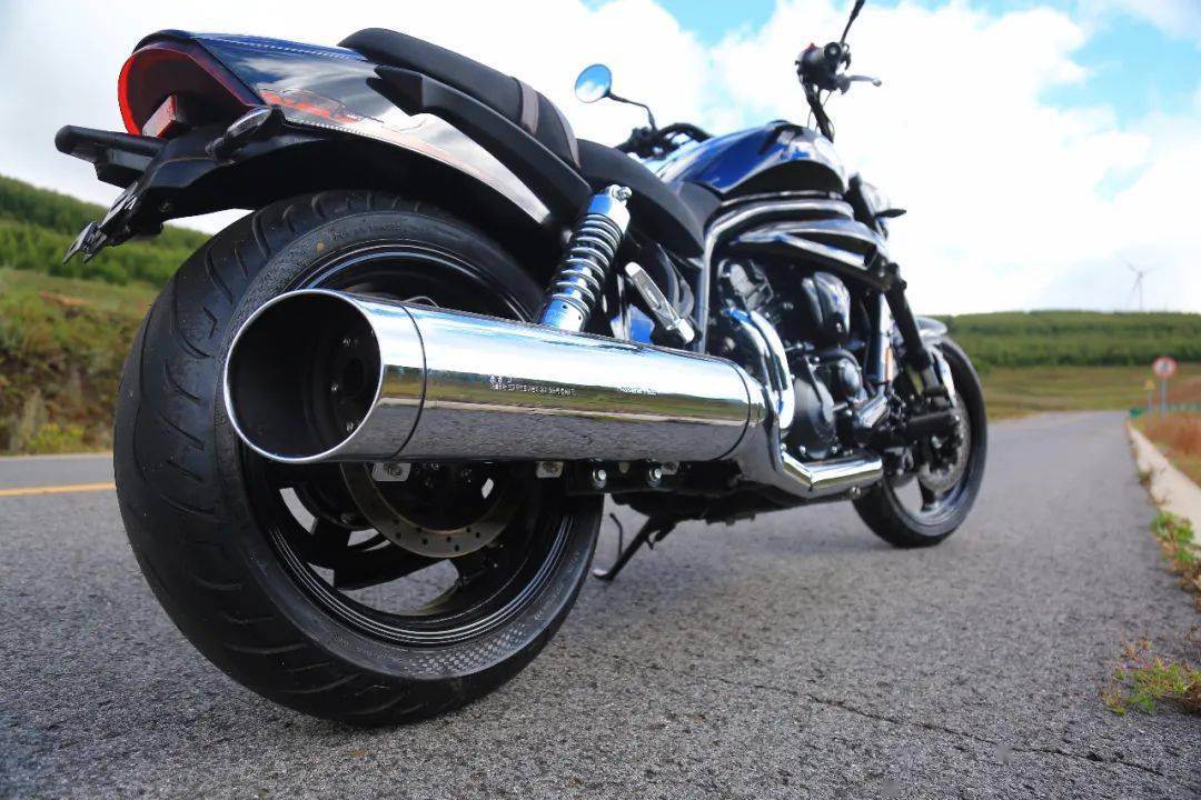 车评:巡航车的运动乐趣,51800元的轻骑大韩gv650pc带来新体验!