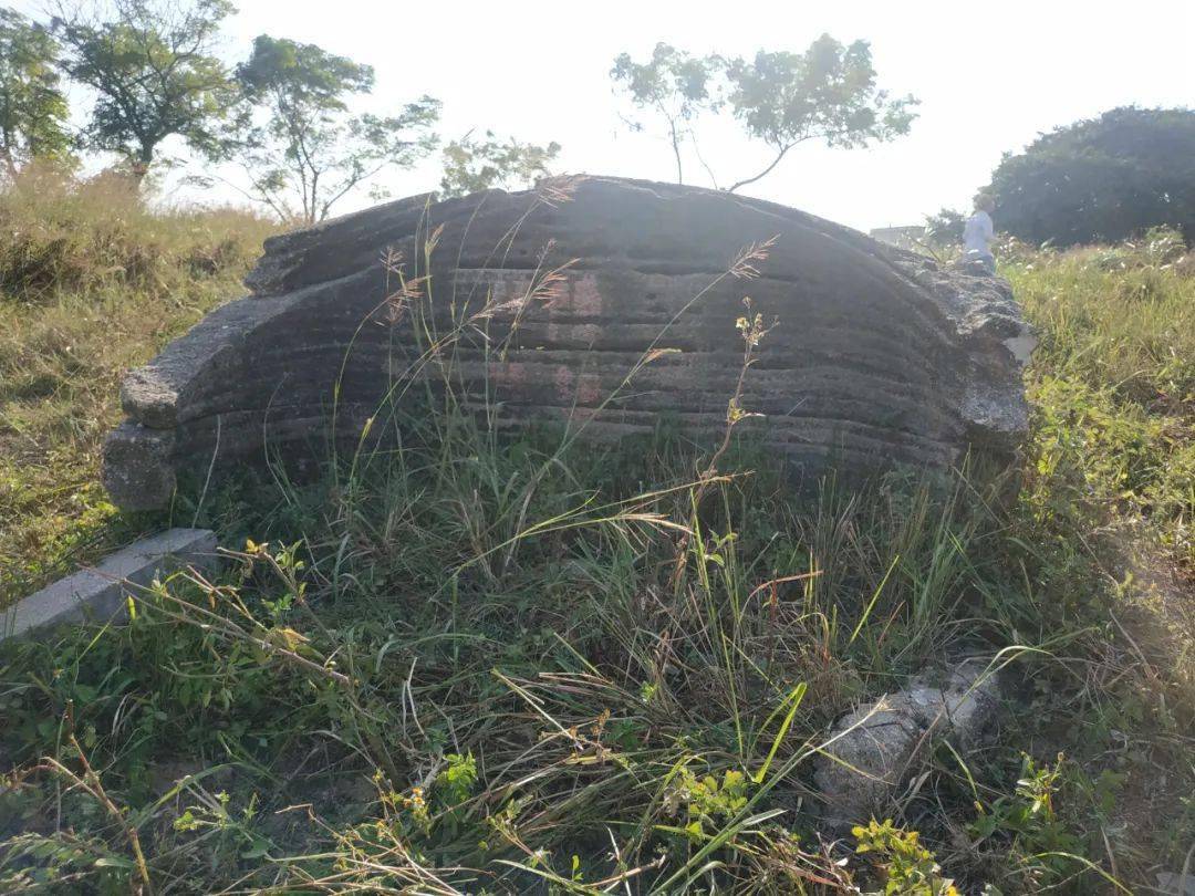 行文至此,对元代无碑坟产生的原因,笔者还是更倾向于这是先人对元蒙