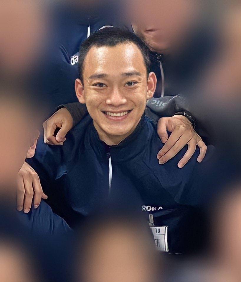 金钟大在军中服兵役合照公开,神采奕奕的金士兵!