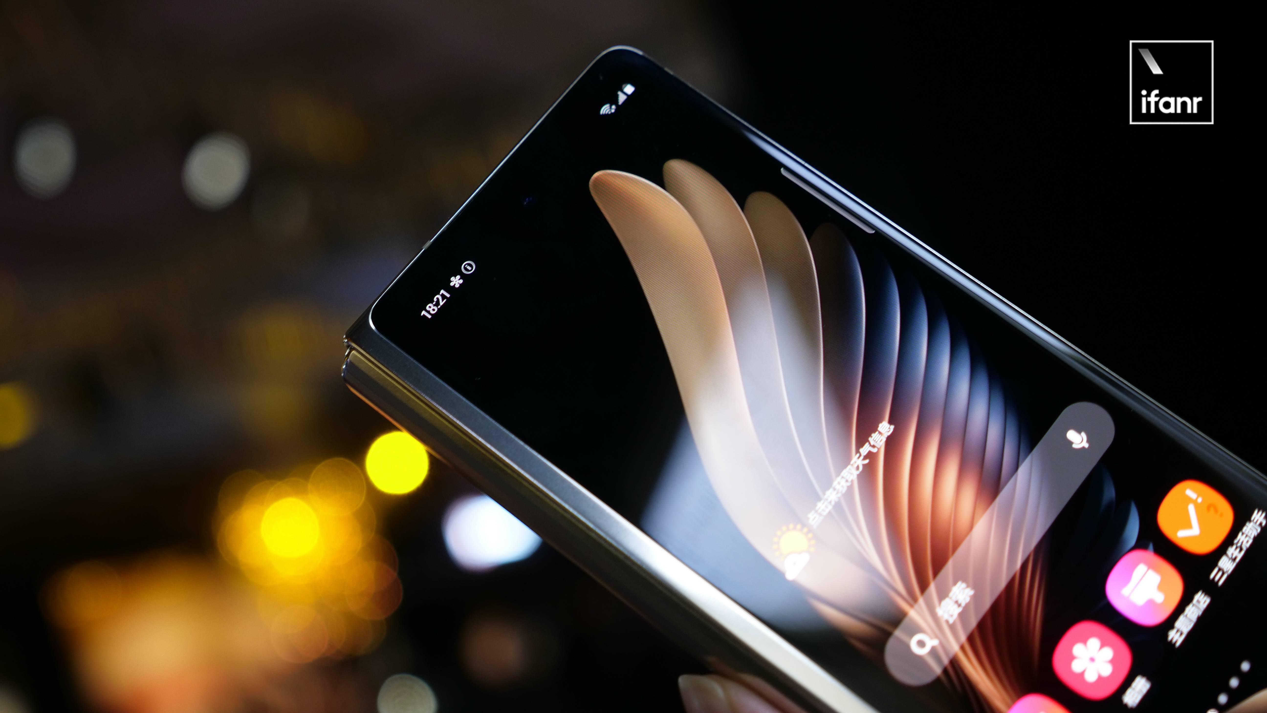 19999 元,三星 w21 5g 发布