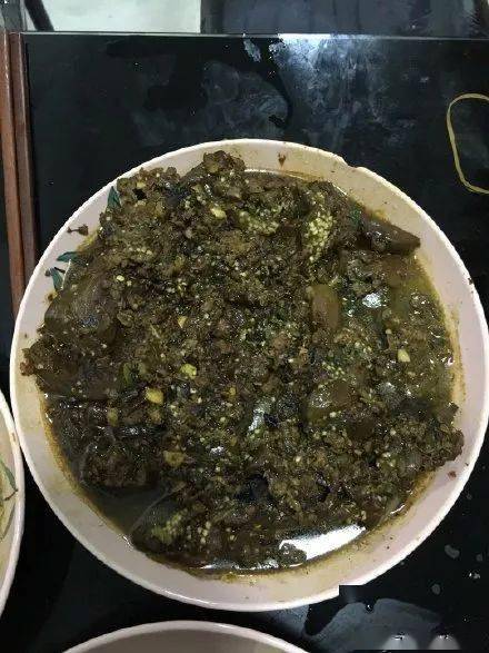 可以挂酒瓶子咯:室友做的碎肉炒屎了解一下.