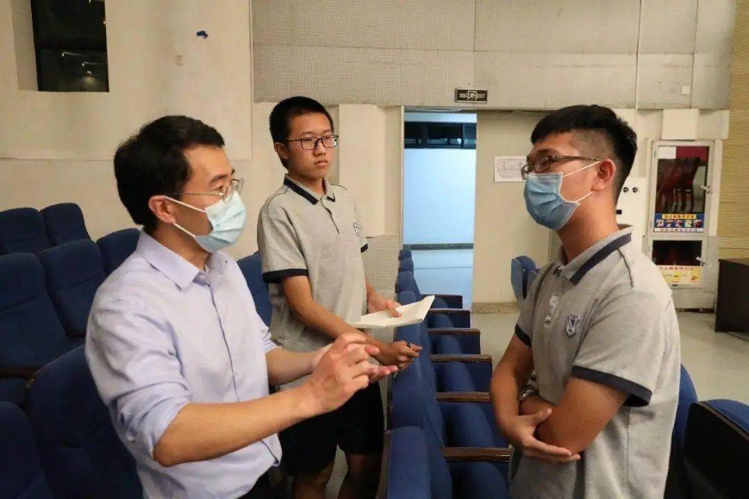 双十大讲坛丨宇宙无界物理无穷南京大学黄永锋教授讲座应邀开讲