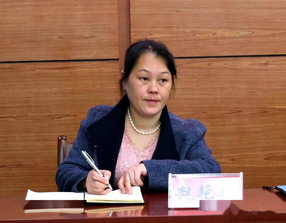 上图:赵艳艳提出工作要求文字:蒋家红 唐秋霞 王薇摄影:蒋家红编校