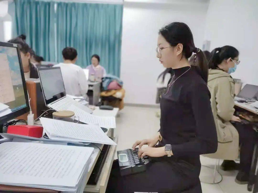 商务文秘专业 王思懿老师17商务文秘1班 初佳惠17商务文秘1班 刘安琦