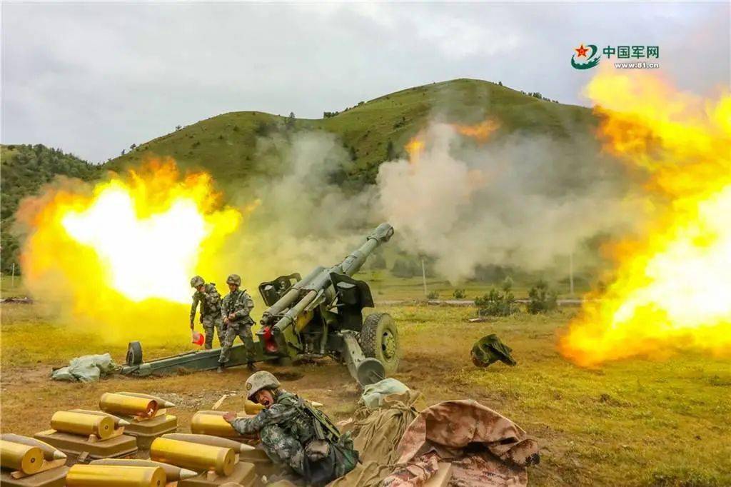 资料图:152毫米加农榴弹炮 中国军网该炮全重5720公斤,最大射程17公里