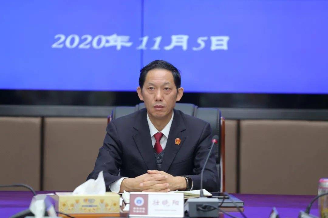 张家界中院召开全市法院办公室工作推进会