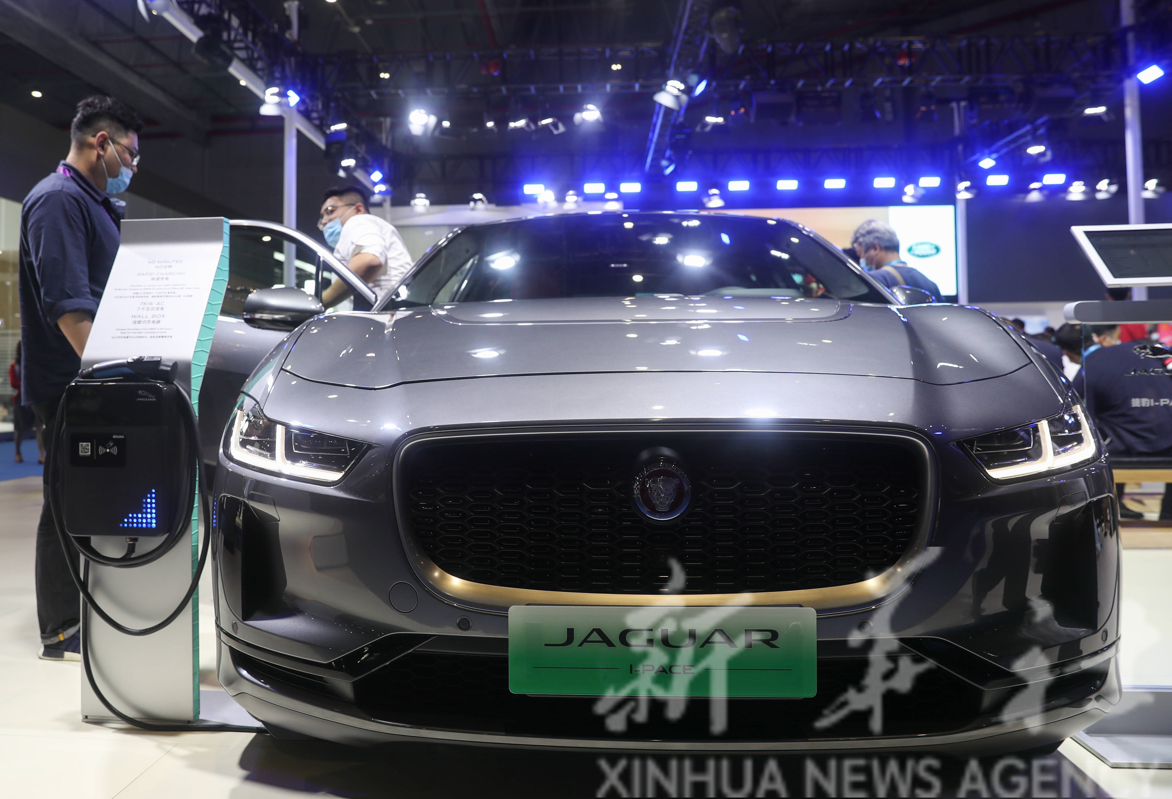 新能源汽车闪亮第三届进博会