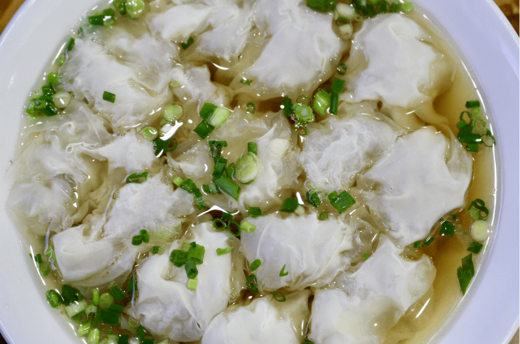 你有没有见过一种馄饨,能像气球一样鼓鼓吹起,像水母一样剔透.