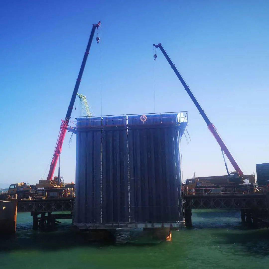 百日冲刺行动∣第二东通道a2标海上互通区无封底钢混组合吊箱下海