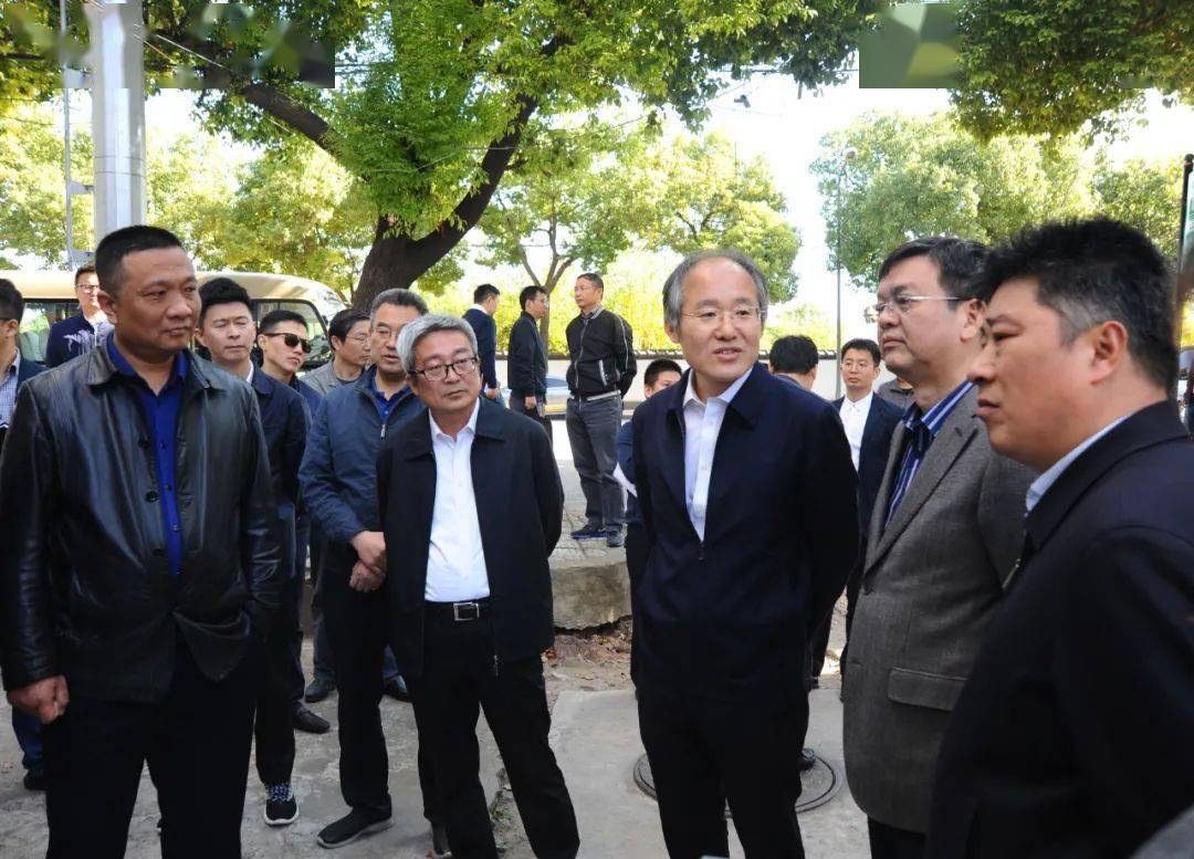 市领导费平,张国兴参加调研,街道领导叶韩清,刘建国,许曹军陪同调研.