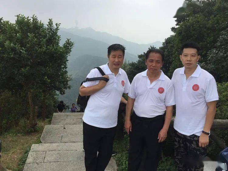 深圳市邓氏宗亲联谊会梧桐山登山记录