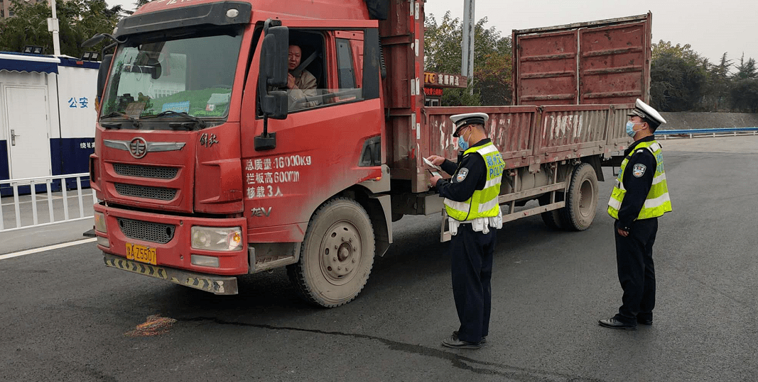 百日会战逢五统一行动 河南高速交警全省联动开展货车交通安全专项
