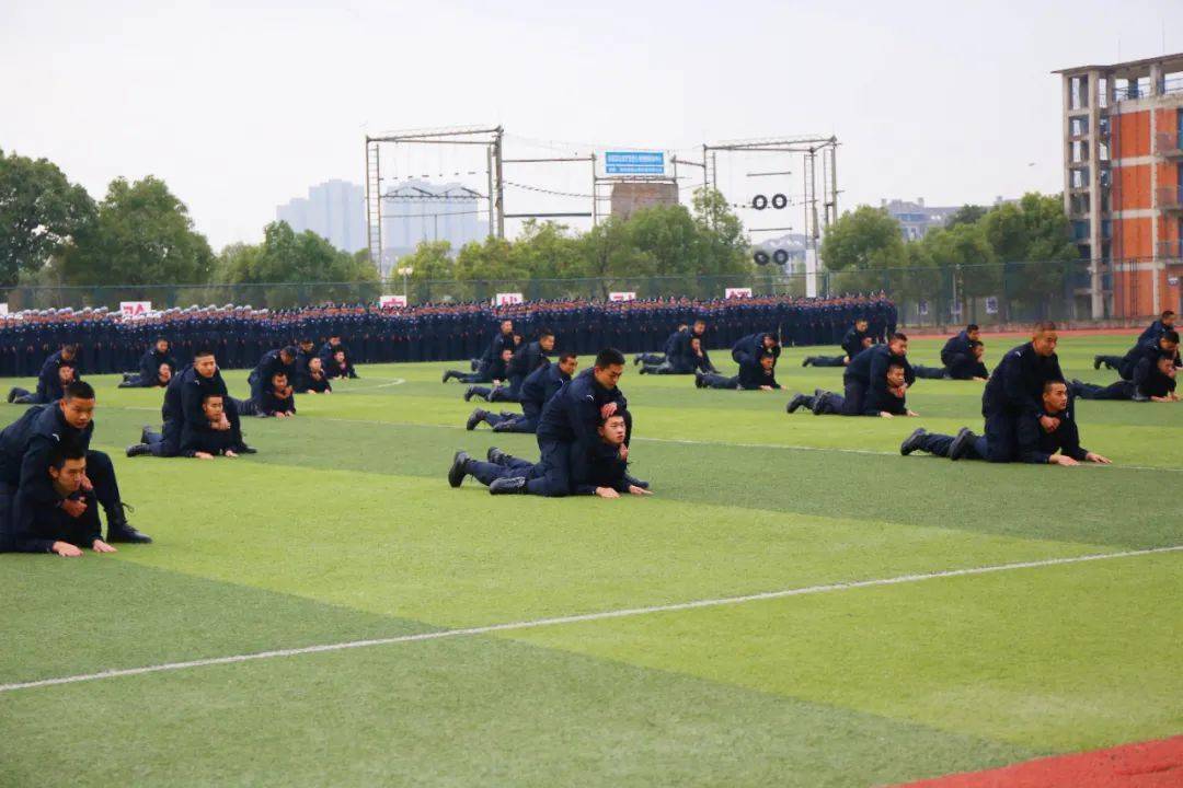 安徽公安职业学院军训图片