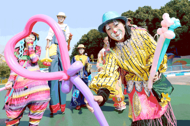 熊熊趣味嘉年华来方特花样邂逅熊明星