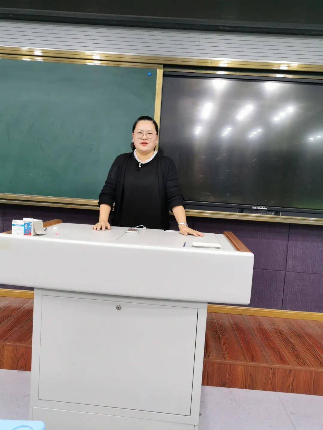 顾颖老师:这是孙佳玉老师试教的第四遍,也是最好的一遍,用一个词来