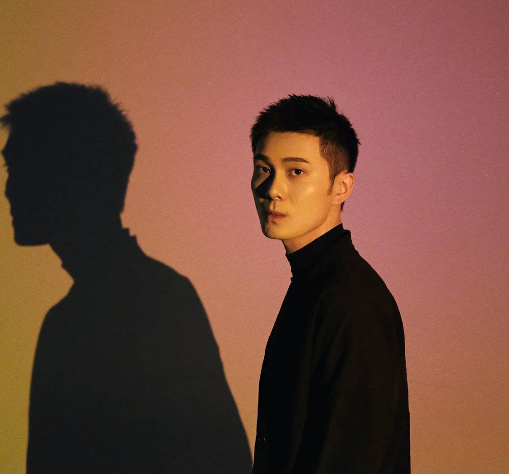 这个贵州小伙,凭啥刚出一张专辑就能杀入金曲奖?_裘德