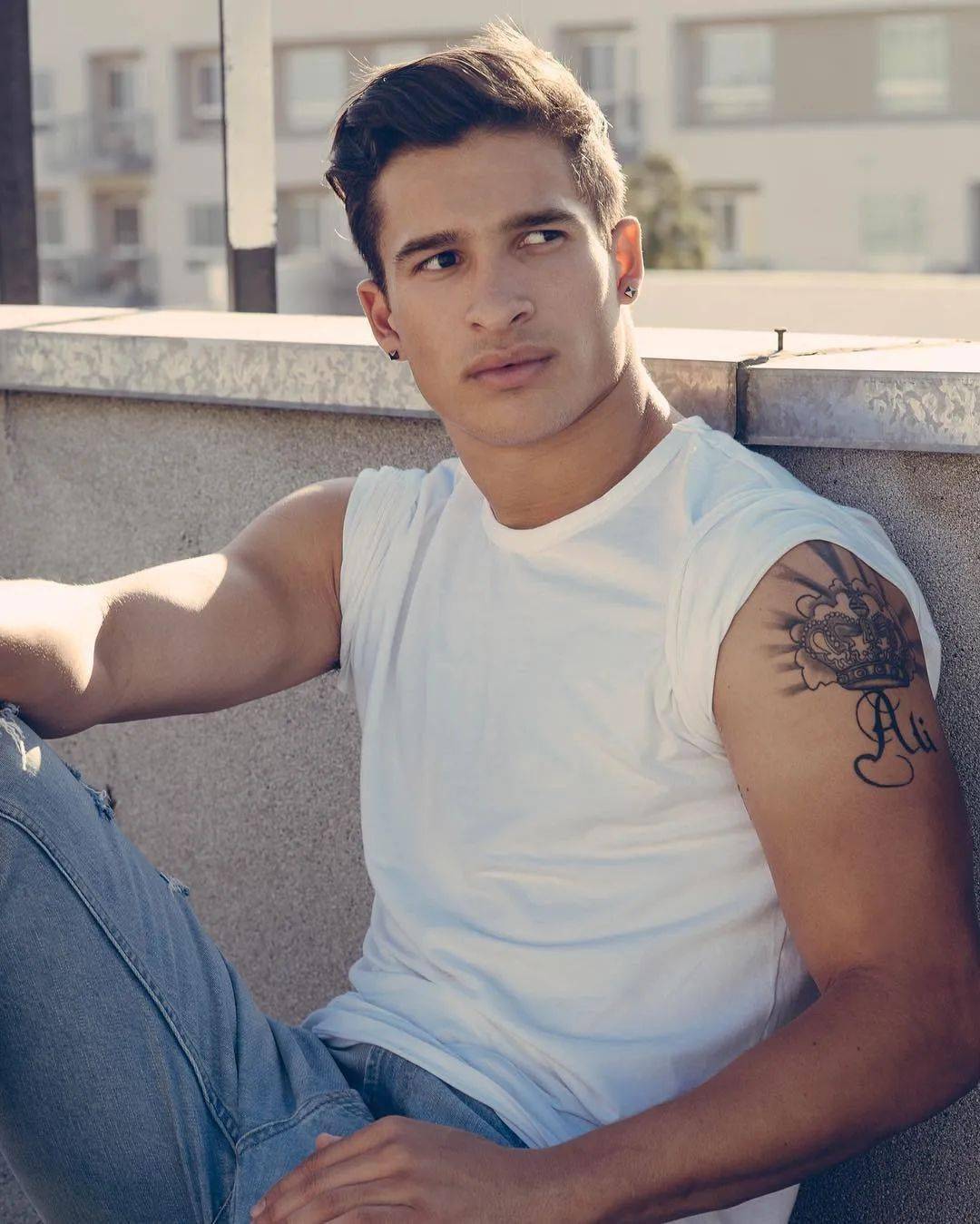 时尚圈新一代背景系男模,身高六尺的铁血真汉子,阳刚直男体育生