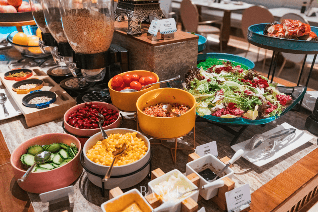 当地美馔?在这家酒店的自助早餐里,你都能尝到!_菜品
