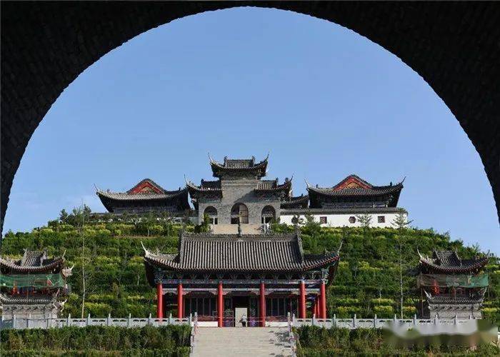 西安--穆柯寨芦苇荡--桃花源--西安7:15~8:00 指定乘车点出发8:00~9