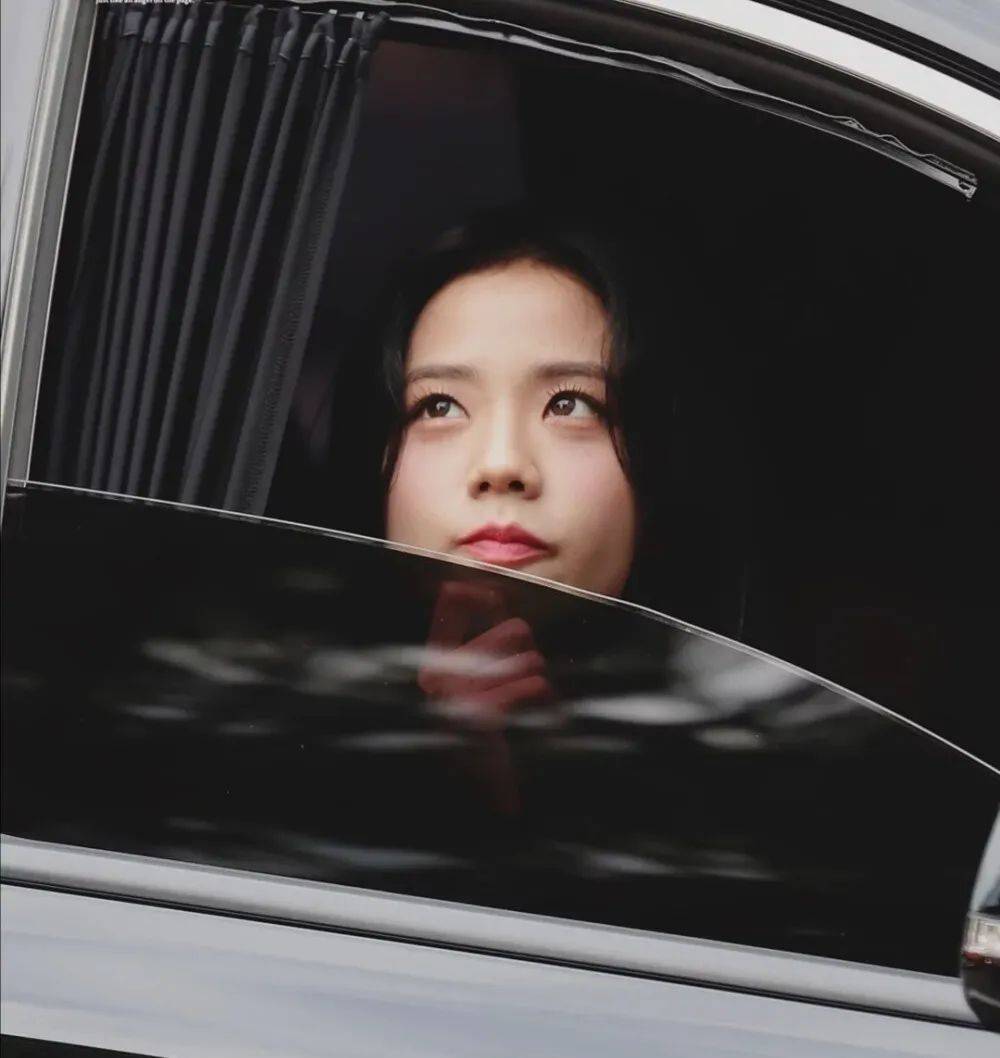 头像关于美女自拍的朋友圈文案