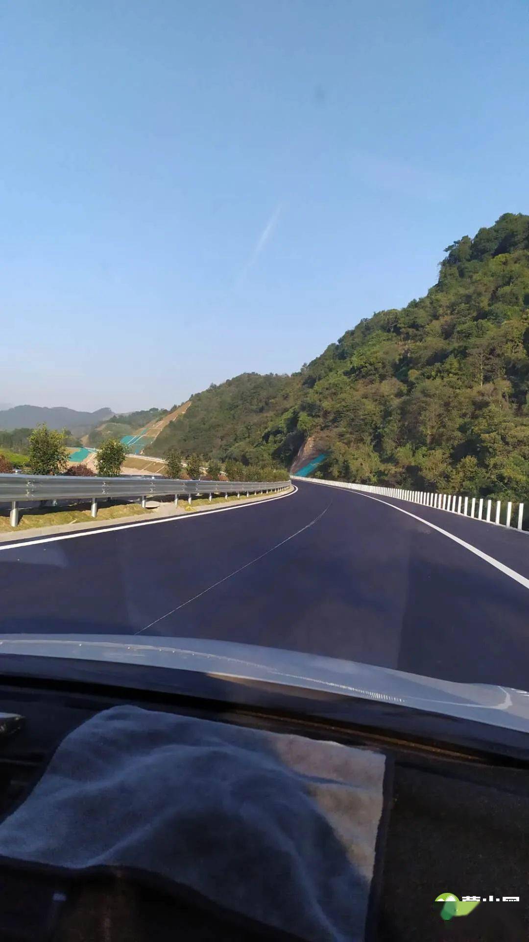 蒙山出入口荔浦桂林方向离g59荔玉高速公路全线通车还有一个多月了