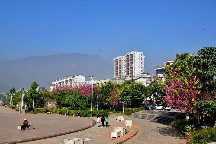 图说宁洱县城从一天早中晚到一年四季有一种超凡脱俗的感觉