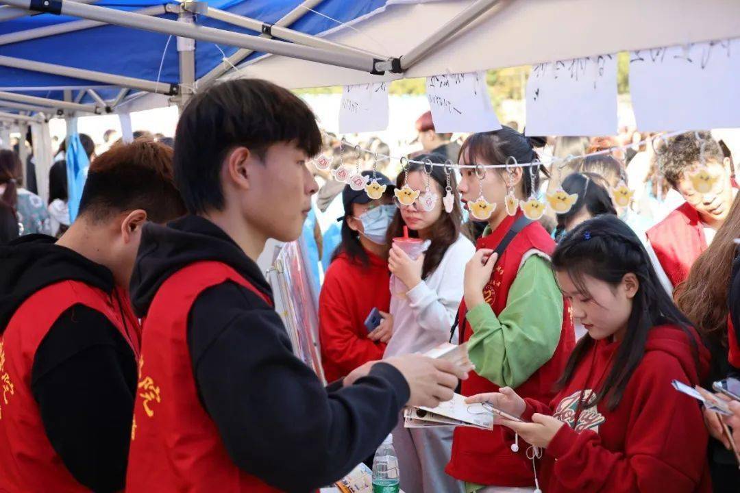 招新纳贤期待已久的社团纳新活动终于来了丨燃爆的团战现场确定不看