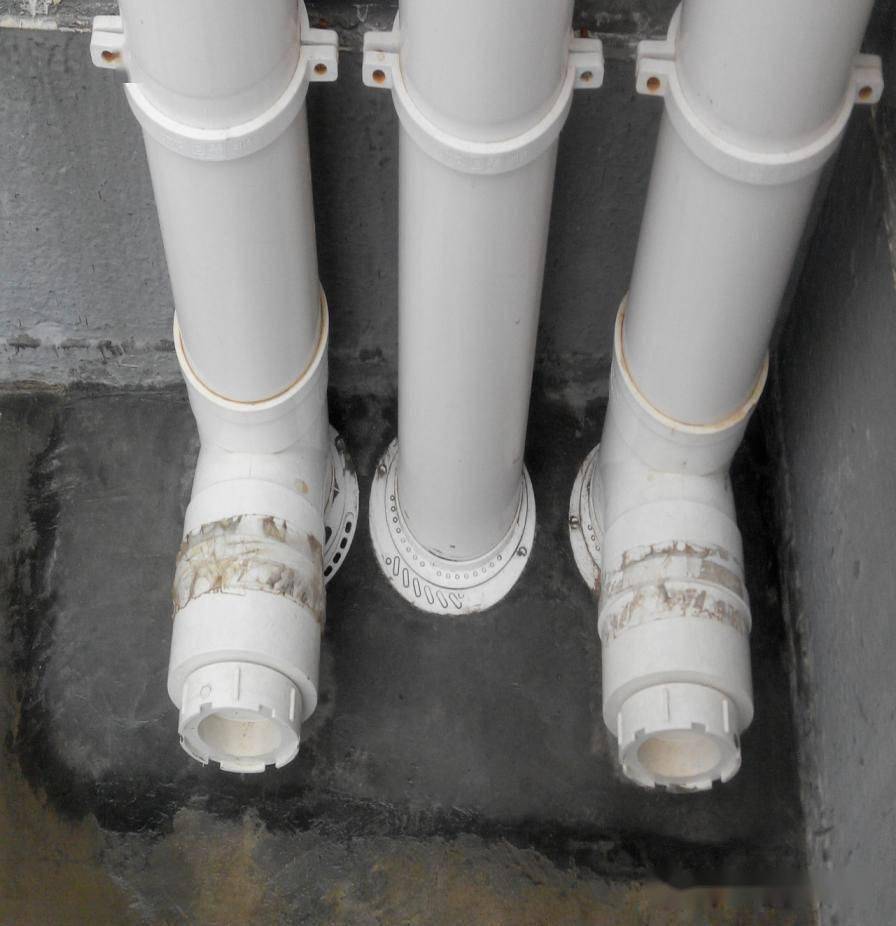 积水器,偏心调节器,立管安装完成七空调套管,新风套管,卫生间排气套管