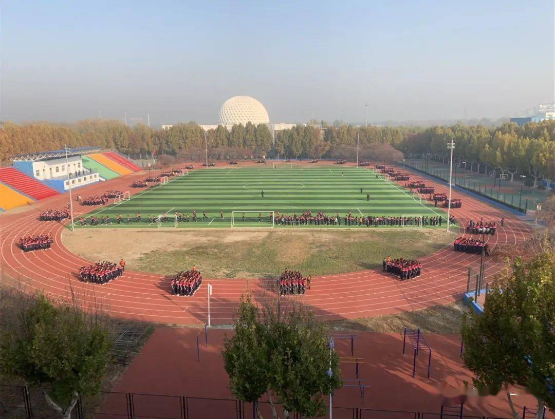 河北大厂一中 11-12 14:16 订阅 "红叶随风舞,沙场秋点兵",大厂一中