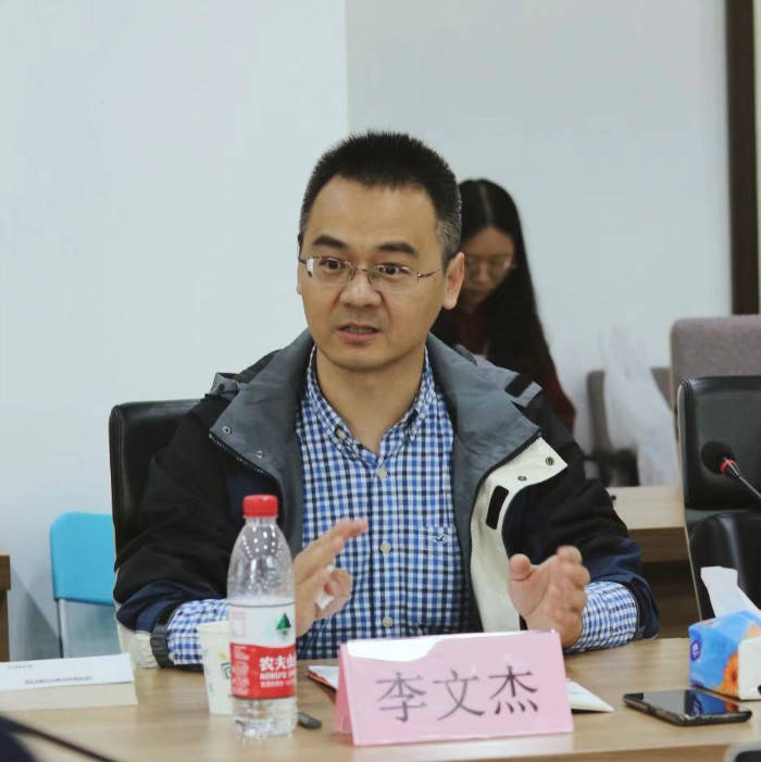 随后在湖南大学岳麓书院张晓川的主持下,开始了第二场分享.