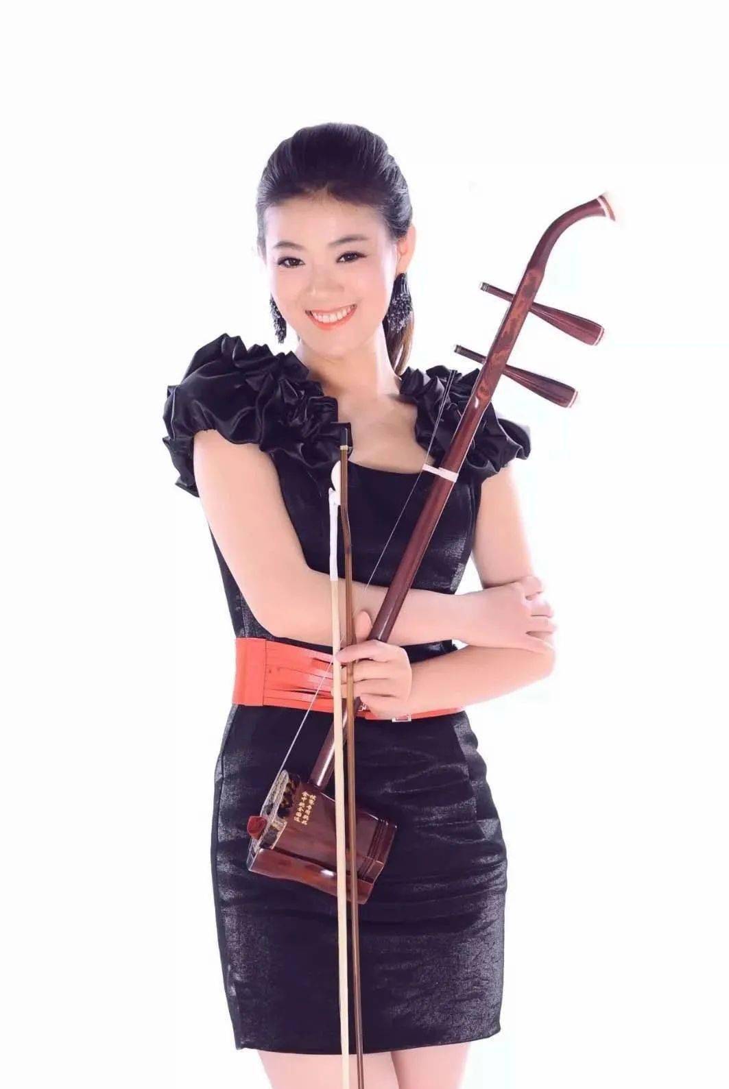 (特邀)刘佩山西艺术职业学院二胡讲师山西省音乐家协会会员山西省流行