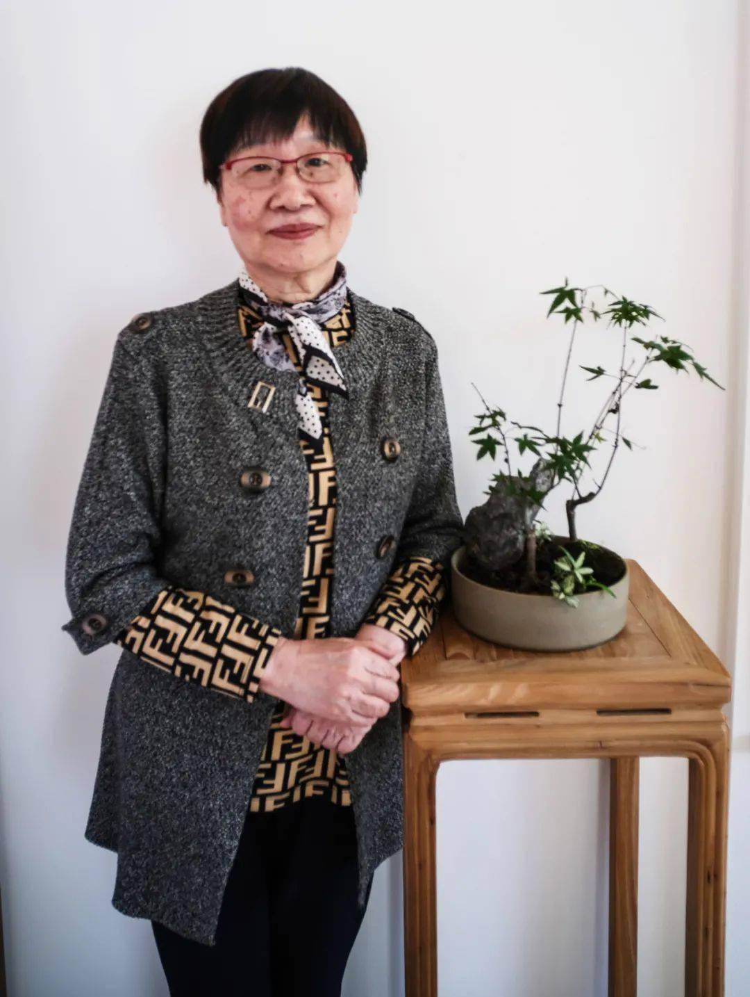 个人简介: 广东省茶业行业协会专职副会长 张黎明女士因为父亲,从小和