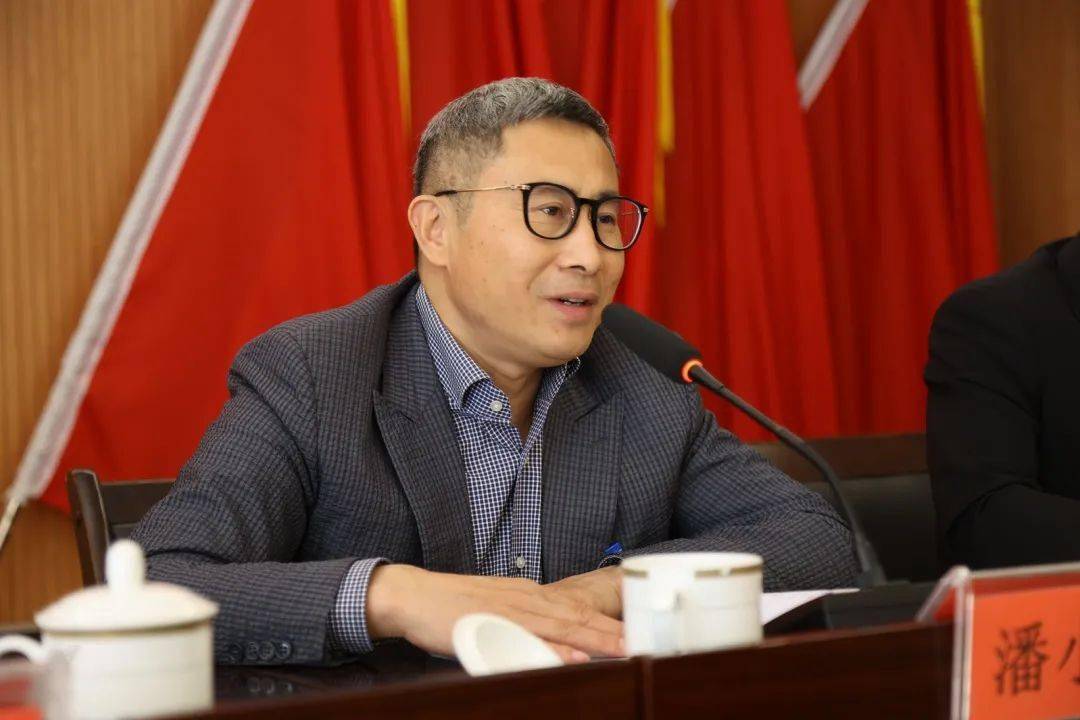 最后,区人大常委会副主任潘小林作重要讲话,他强调建设品质娄桥要抓好