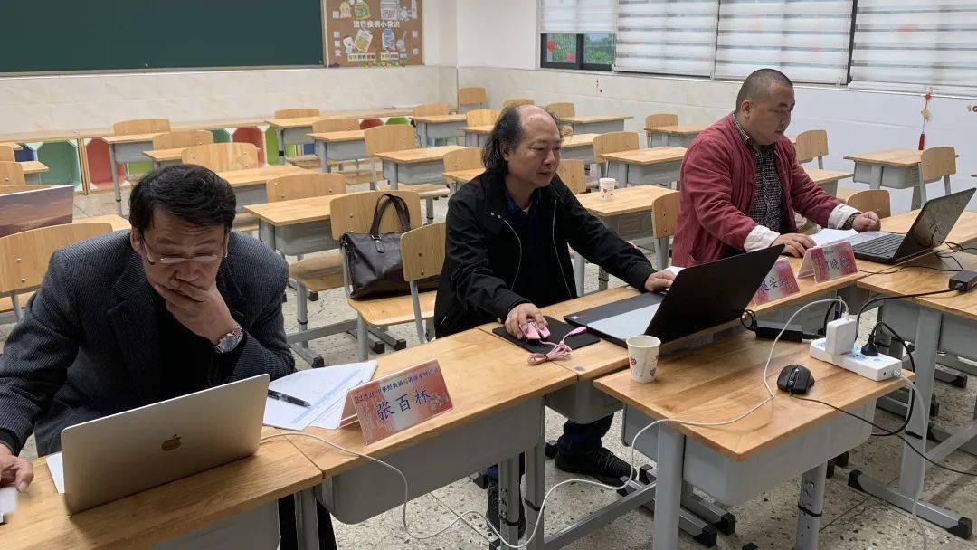 颜慧,薛涓,李奇讲经典|高中组评委:袁学民,王华美,段增勇讲经典|中学