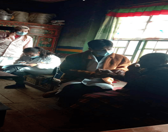 索县西昌乡医疗志愿服务队走村入户开展家庭医生签约服务活动