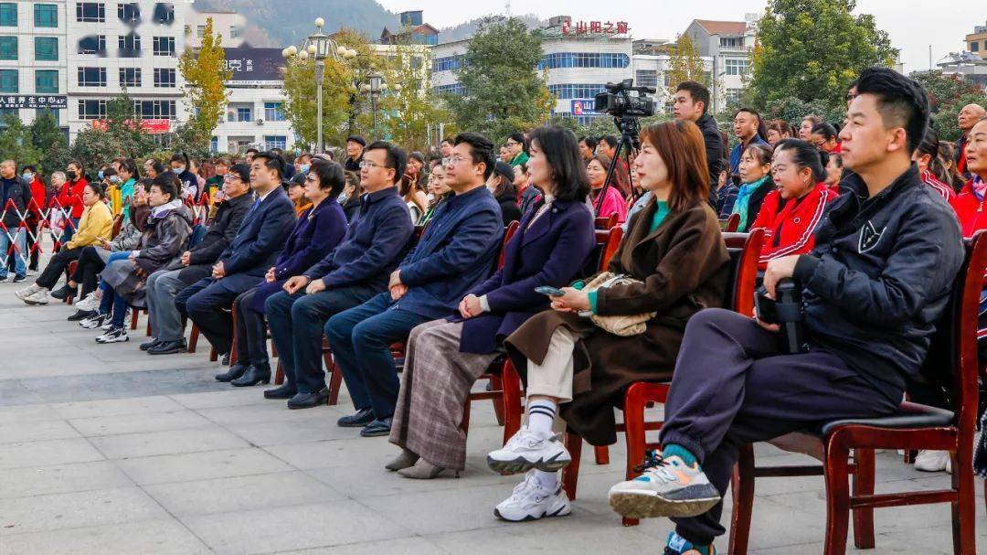 陕西省2020年三区艺术人才广场舞队伍培训暨山阳县决战脱贫攻坚共享